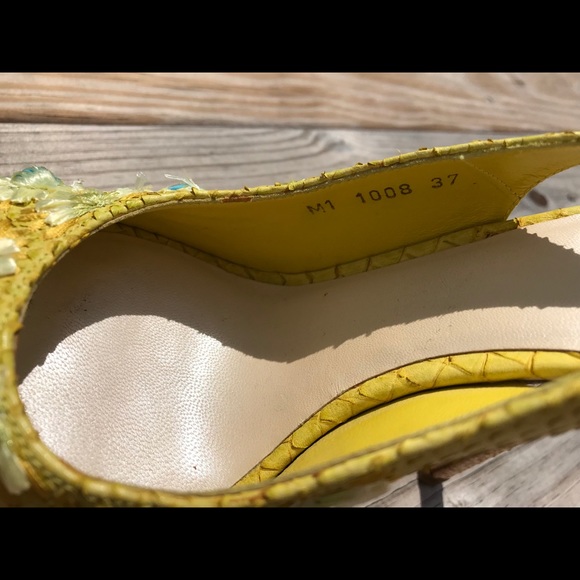 COPY - ✨✨✨Beautiful Christian Dior snakeskin heels✨✨✨ - Picture 7 of 8